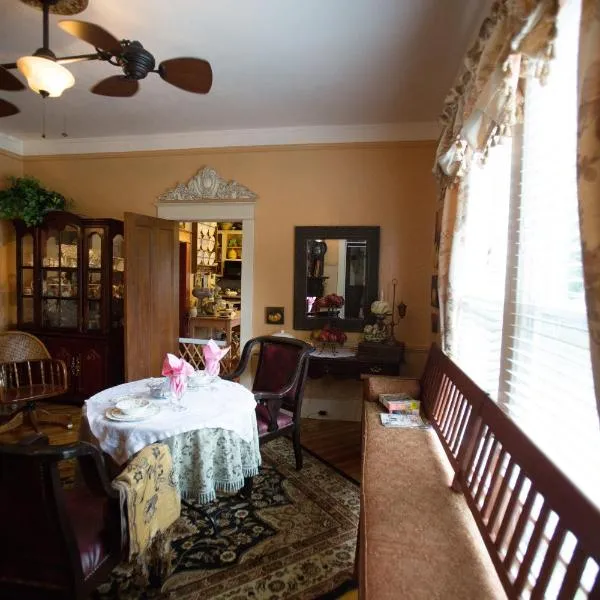 Bees B & B-V, hotel v destinaci Mount Airy