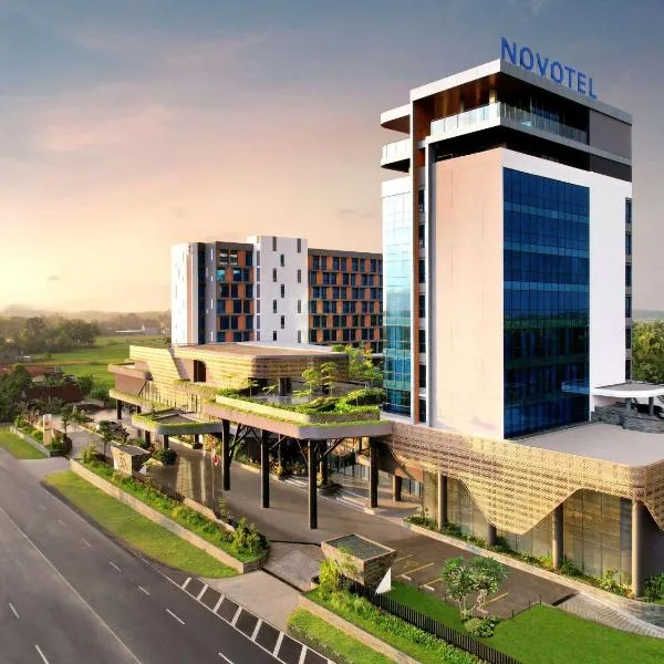 Novotel Yogyakarta International Airport Kulon Progo, готель у місті Temon