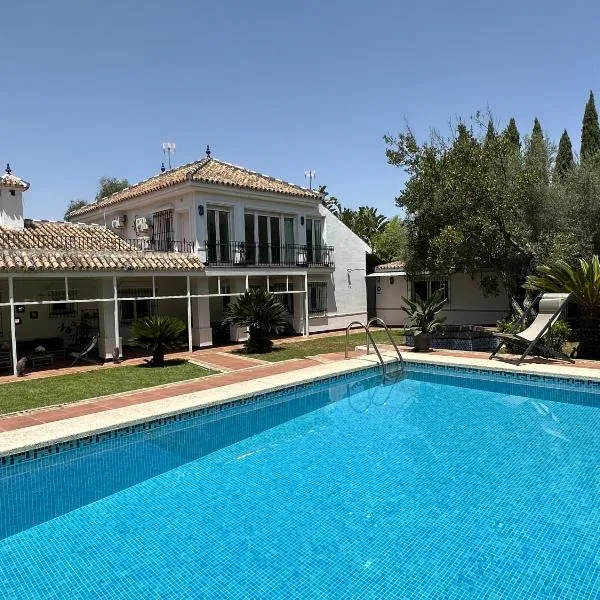 Casa Ciaurriz, hotel v destinaci Mairena del Aljarafe