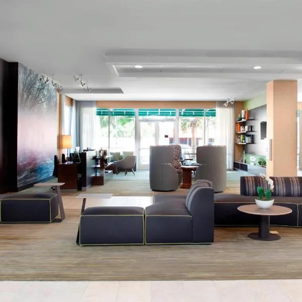 Courtyard by Marriott DeLand Historic Downtown, hotel v destinaci De Land