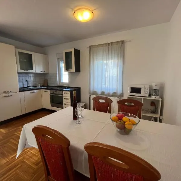Burle Apartment with FREE private parking, хотел в Медулин