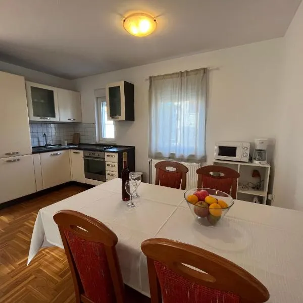 Burle Apartment with FREE private parking, hotel in Medulin