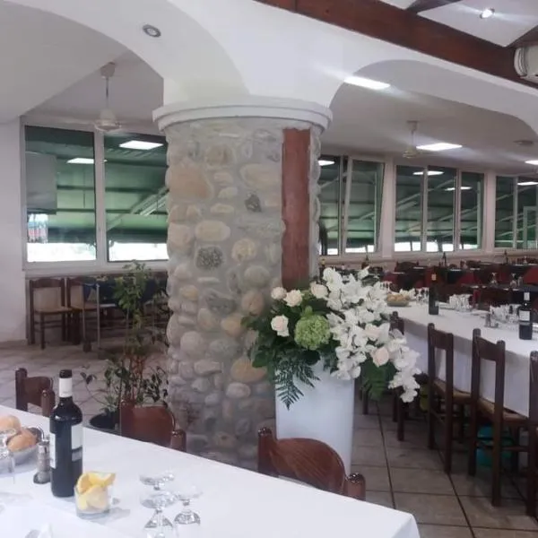 Mambly b&b ristorante pizzeria, viešbutis mieste Galliate