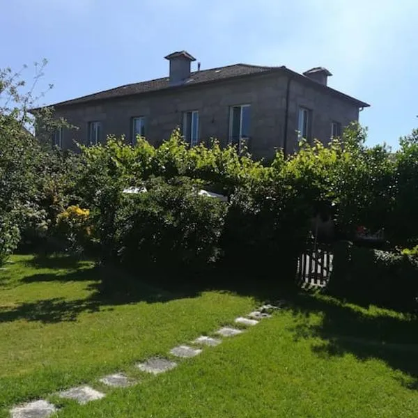Casa finca Pitusa, hotel in Salvatierra de Miño