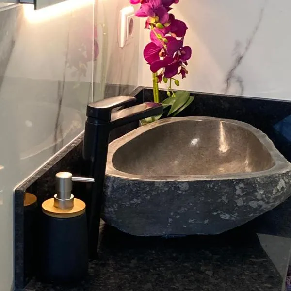 Hollywood villa, hotel in Campanário