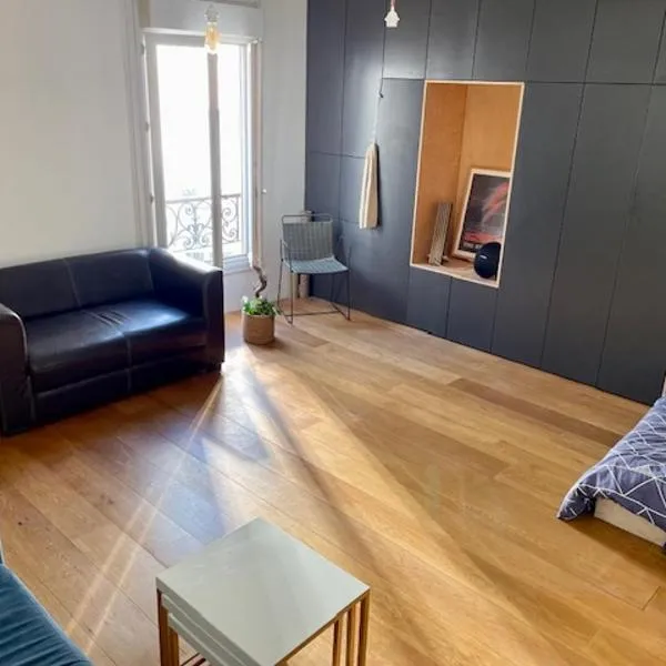 Beau studio spacieux