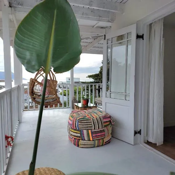 House On The Hill, hotel in Simonʼs Town