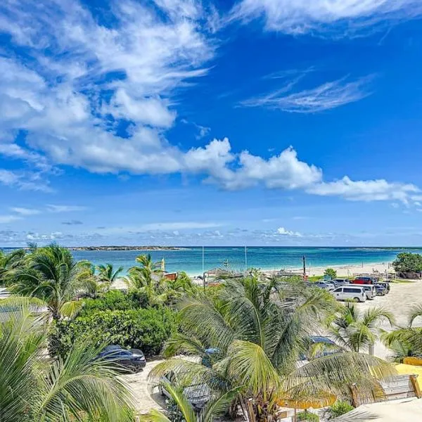 Plage 37 Orient Bay beach front with pool access, hotel v destinaci Orient Bay