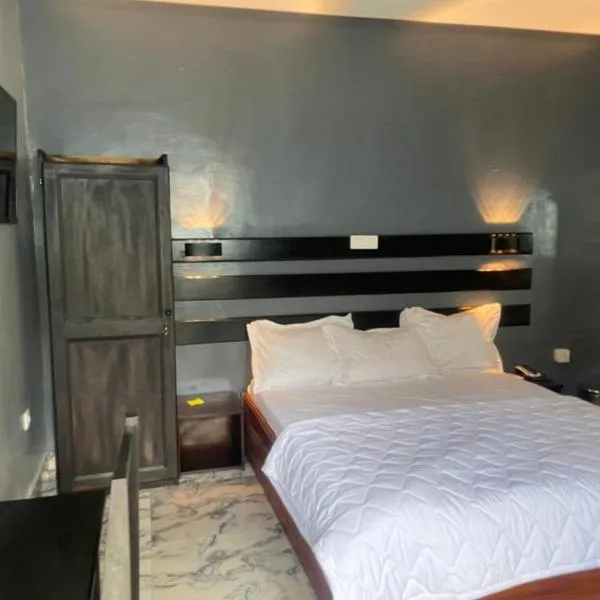 Sunrise Center Bonapriso - 102, hotel a Douala