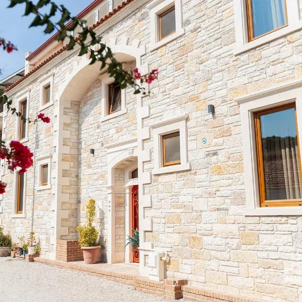 Sinem Hanım Konağı Boutique Hotel, hotel Yenifocában