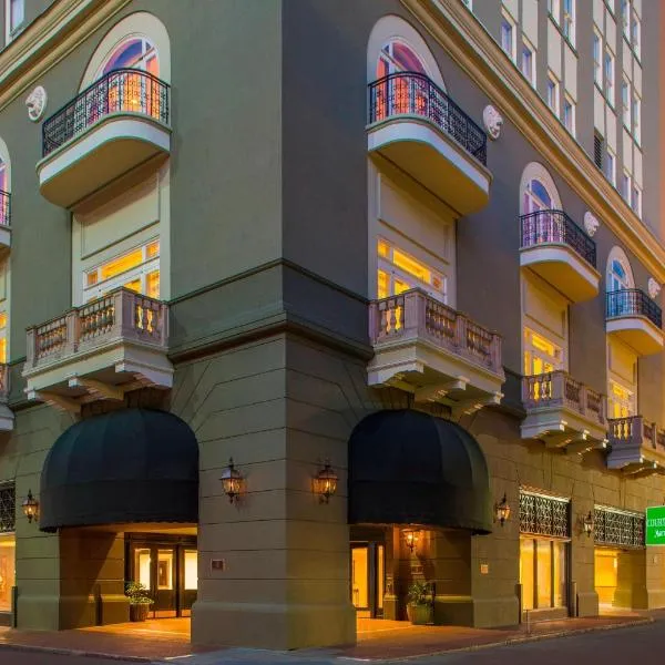 Courtyard by Marriott New Orleans French Quarter/Iberville, מלון בArabi