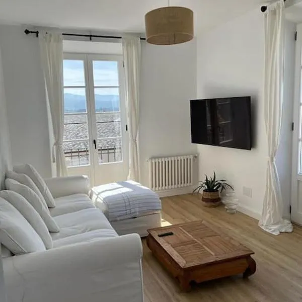 Apartamento en plaza de Ribadeo, hotel v destinácii Ribadeo