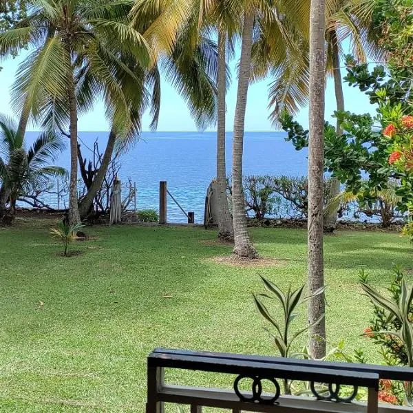 Villa piscine bord de mer 3 chambres, מלון בCase-Pilote