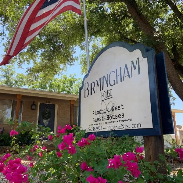 Birmingham House - Updated and Spacious, hotel in Llano