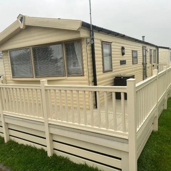 Lyon’s Robin Hood Rhyl caravan sbw, hotel in Rhyl
