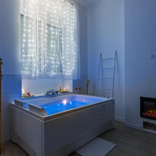 Suite Évasion Céleste Balnéo et Ciné proche Zénith, hotel a Saint-Étienne