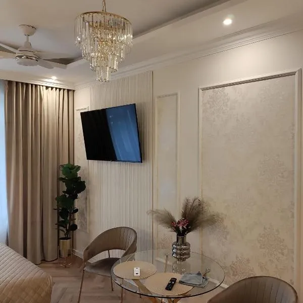 Crystal, hotel in Zielona Góra