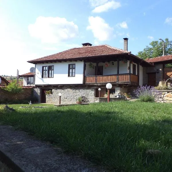 Bella House, hotel v destinaci Hlevene