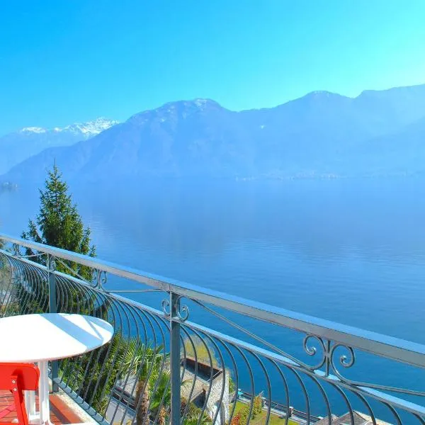 Belvedere - Apartment with Balcony Lake View، فندق في سالا كوماسينا