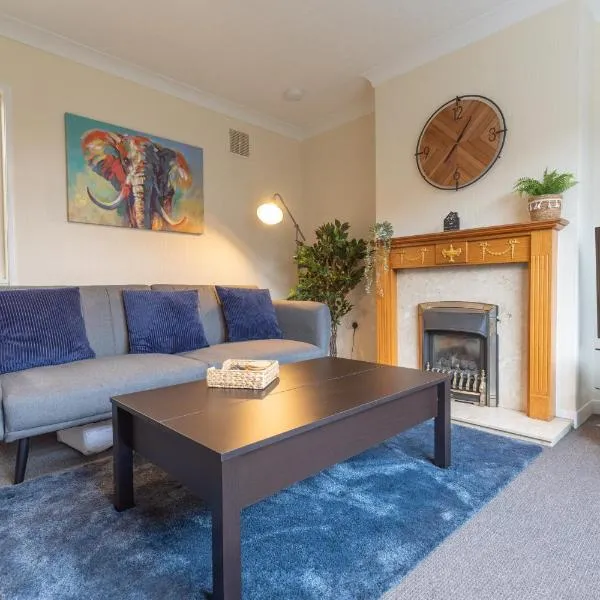 Leconfield Close - Comfy house and free parking, hotel in Hull