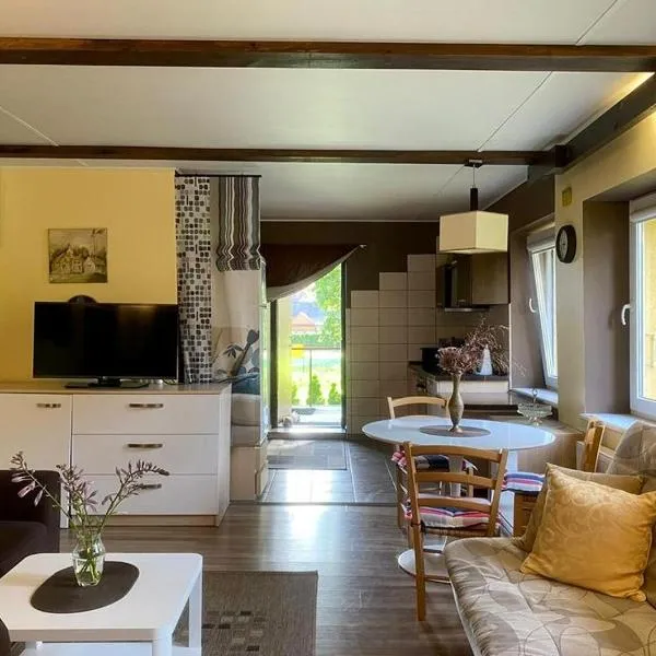 Cosy studio apartment with the garden, hotel v destinaci Druskininkai