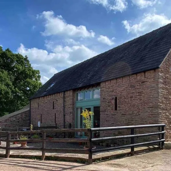 Mallards Barn on a rural farm, hotel di Dingestow