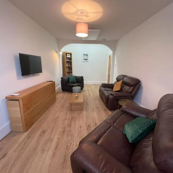 Substantial 5 Bed Townhouse, hotel v destinaci Peterhead