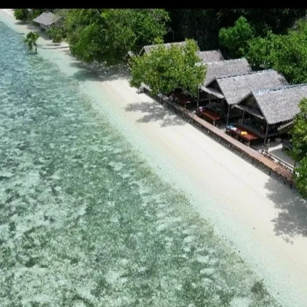 Mambetron Homestay, Kri Island, Raja Ampat, hôtel à Pulau Mansuar
