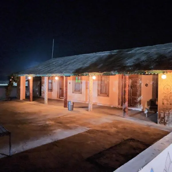 Rann Kandhi, hotel in Dhordo