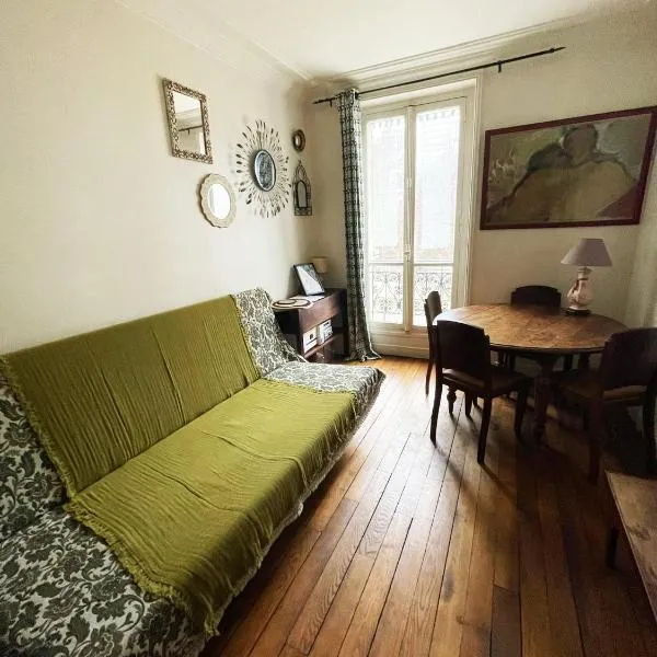 Flat in Montmartre/Abbesses, Hotel in Paris