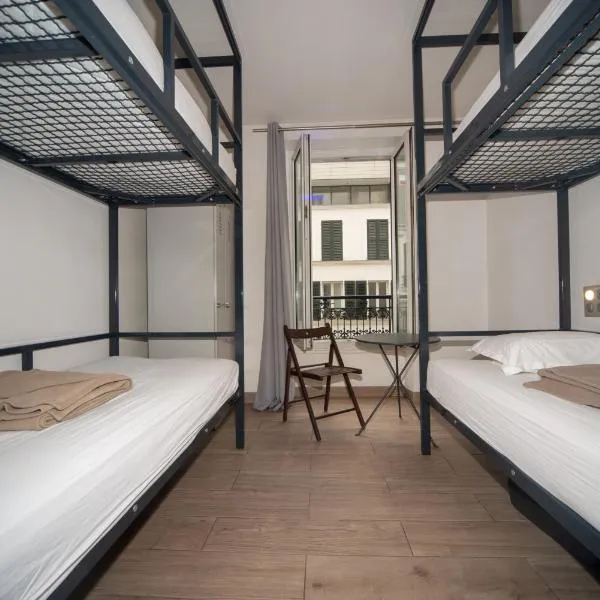 Enjoy Hostel, hotel in Paris