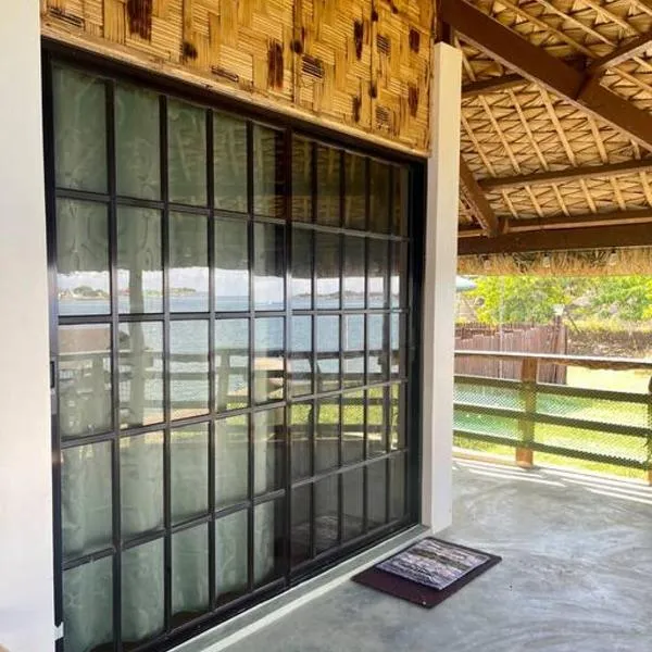Maria Kulafu Kubo House 1 BIG BEDROOM with Wifi, hotel v Masbate