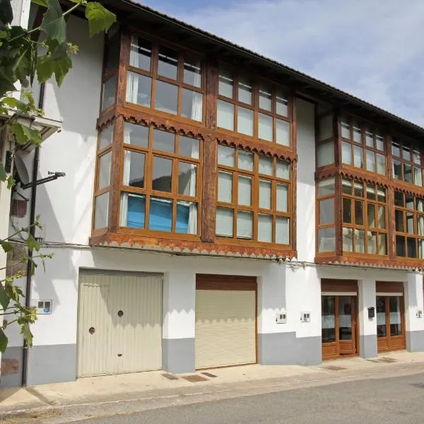 Apartamentos Irati Olaldea, hotel v destinaci Oroz-Betelu