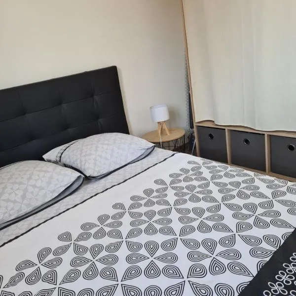 Gîte de la Gourgeonne, отель в городе Nervezain