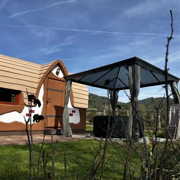 Glamping PEC - All Inclusive light, hotel in Lovrenc na Pohorju