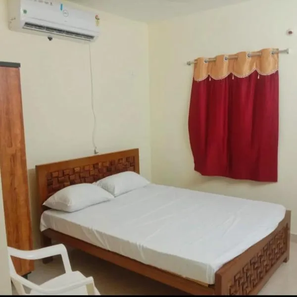 ํฐ๋ฃจ๋ฐ๋๋ง๋ผ์ด์ ์์นํ ํธํ
KASTURI SUBRAMANIAN ROOMS AC