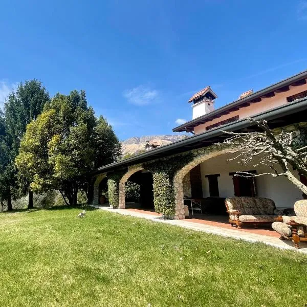 Villa La Collina, khách sạn ở Giais
