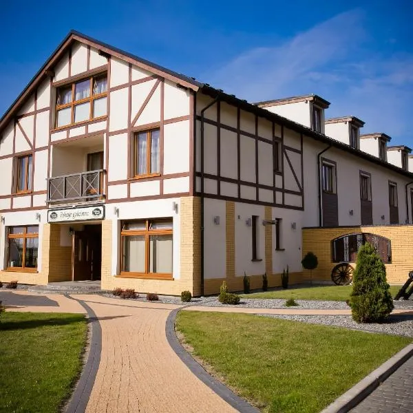 Cedrowy Dworek, hotel di Ostrowite