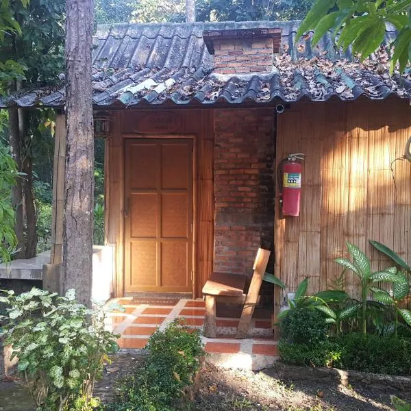 ลิ้นฟ้าแคมป์ปิ้งรีสอร์ท, hotel in Mae Hong Son
