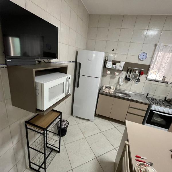 Apto Maravilhoso, a 2 minutos da praia! no centro dos Ingleses - Foto 4