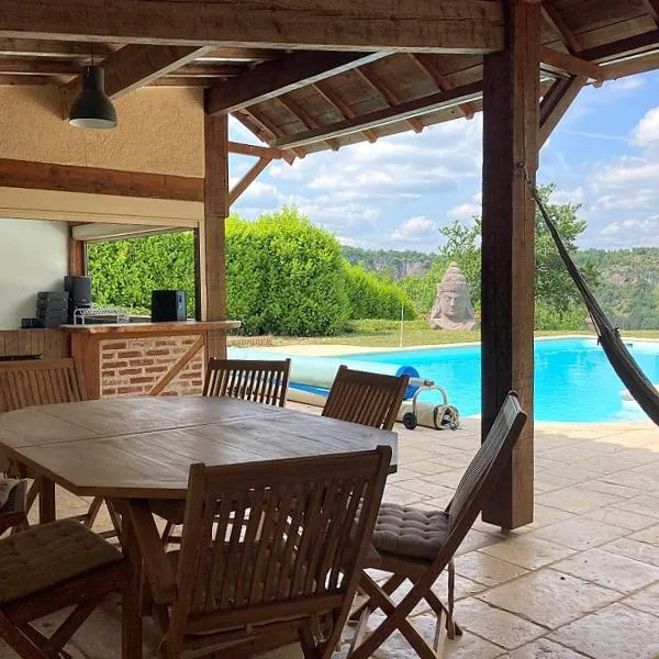 Location gite entre Cahors et St Cirq Lapopie, hotel in Arcambal