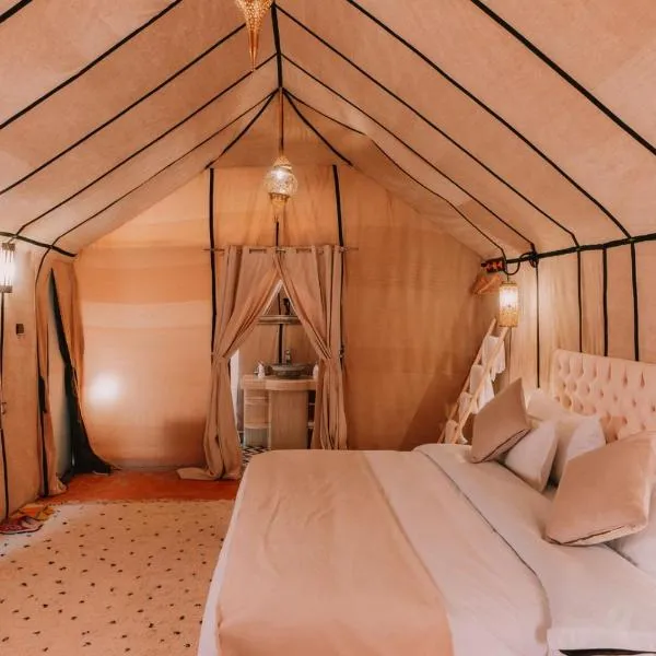 desert camp, hotel u gradu Adrouine