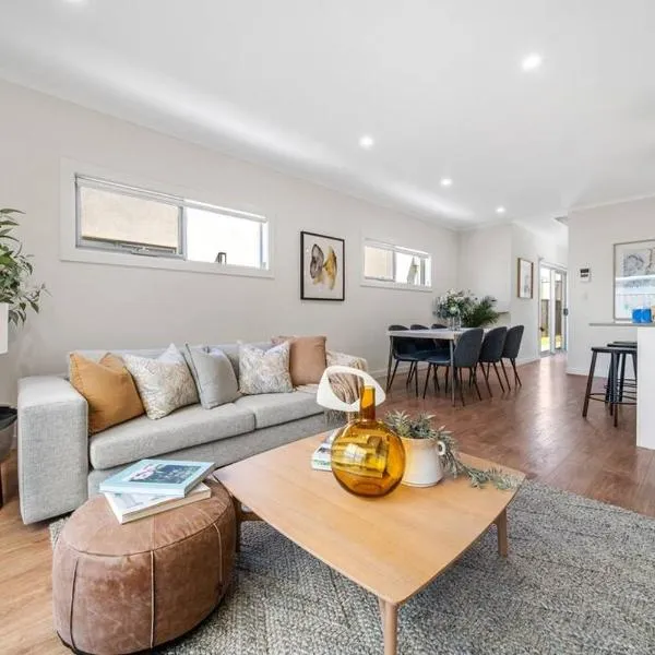 Urban Luxe - A Contemporary City-Edge Haven โรงแรมในKeswick