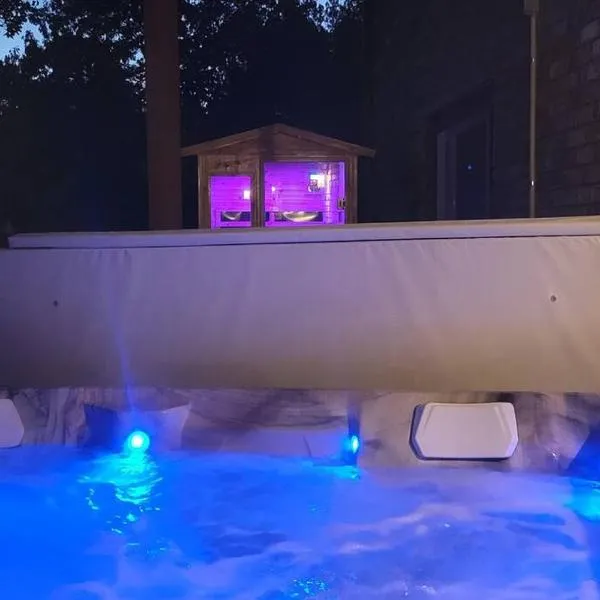 Bella Vista में, होटल LI Airbnb - NWA mt bike, hike, and golf retreat