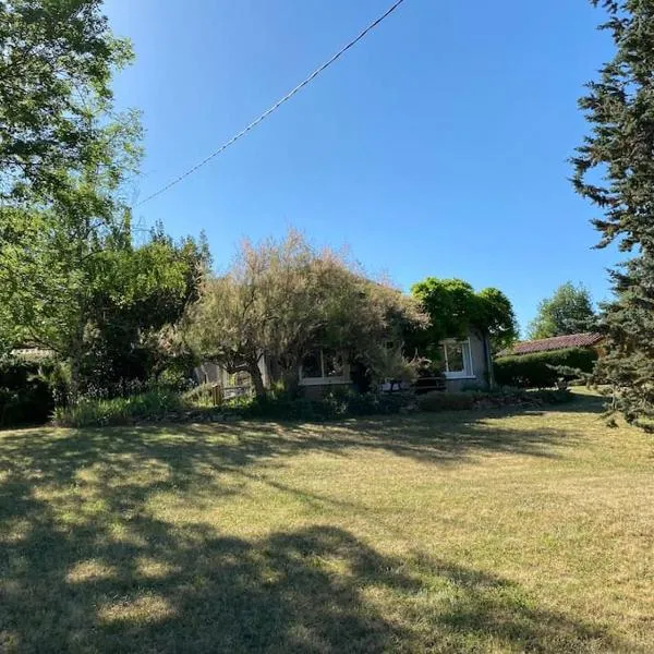 Calme et tranquillité à la campagne, hotel a Charnay
