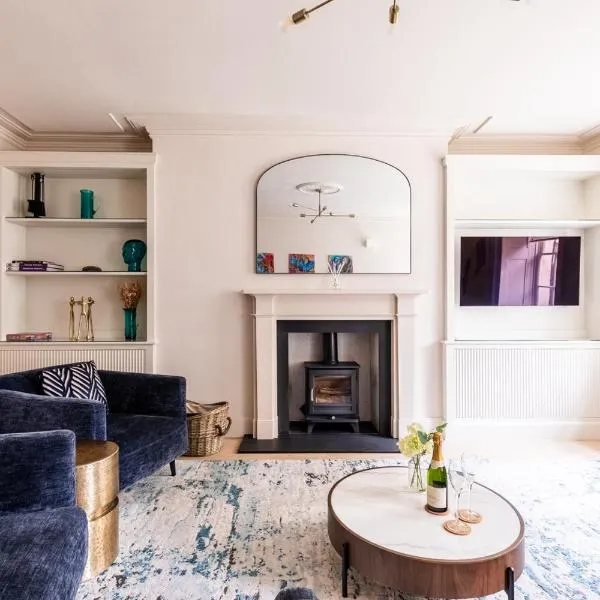Russell House Suites, hotell Bathis