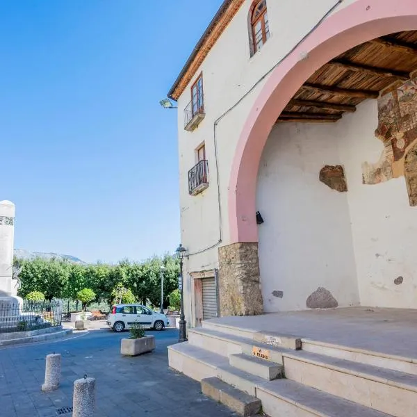 Piazza Laurino Apartments, hotel in Magliano Vetere