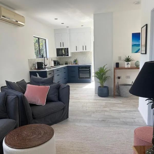 Indigo Apartment with Pool 200m to Beach, hotel v destinaci Palm Cove