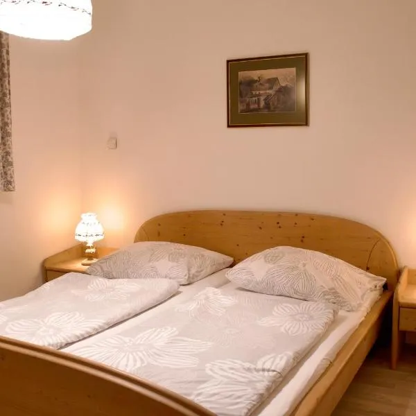 Ferienhaus am Fluss, hotell sihtkohas Pinsdorf
