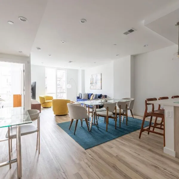 Modern 3BR Lofts with Outdoor Space Near NYC, hotel v destinaci Hoboken